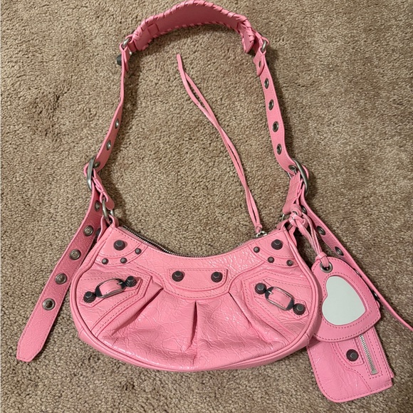 Balenciaga Pink Shoulder Bag with Heart Accent - Picture 6 of 8